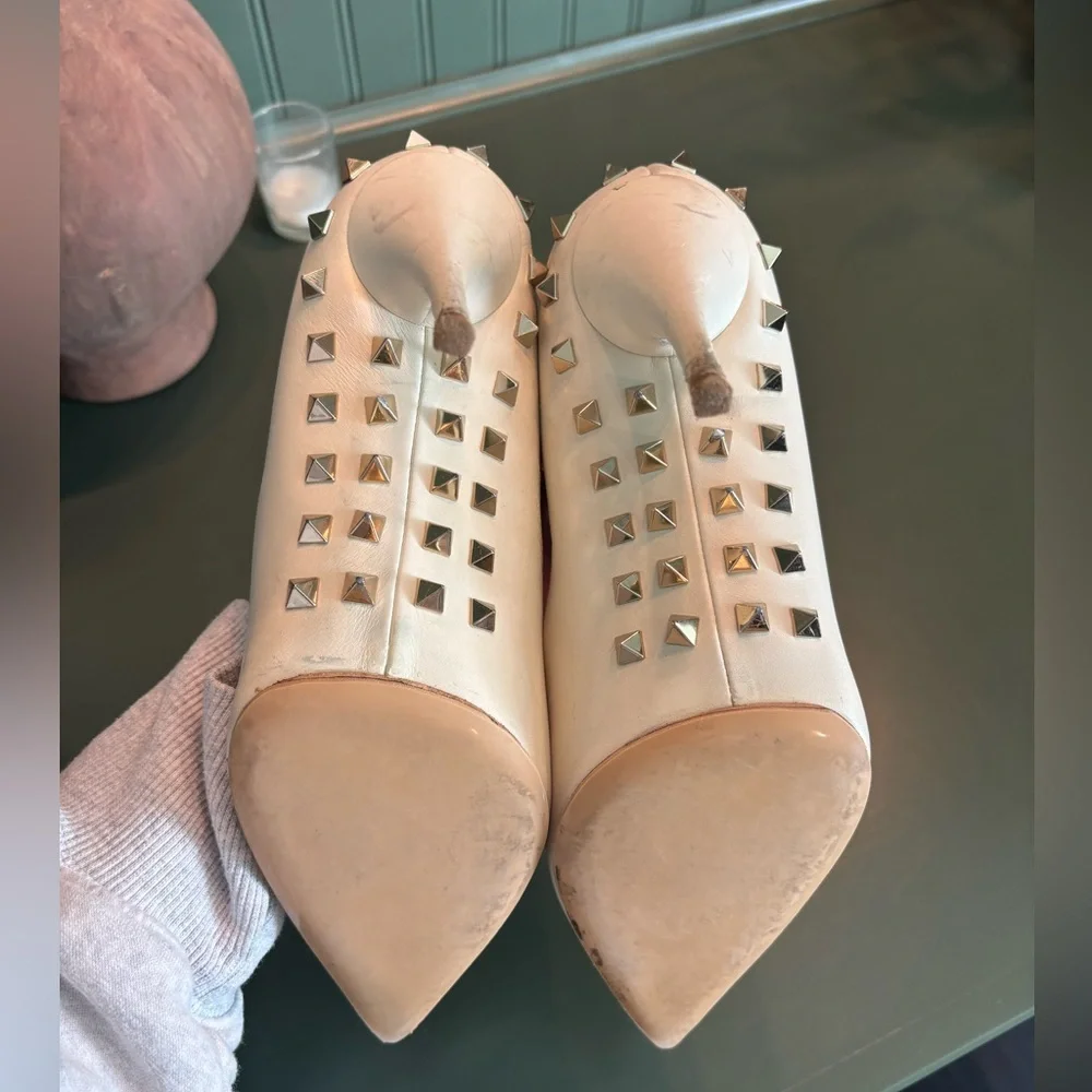 Valentino Garavani Cream White Leather Pointed-Toe Pumps Flaws